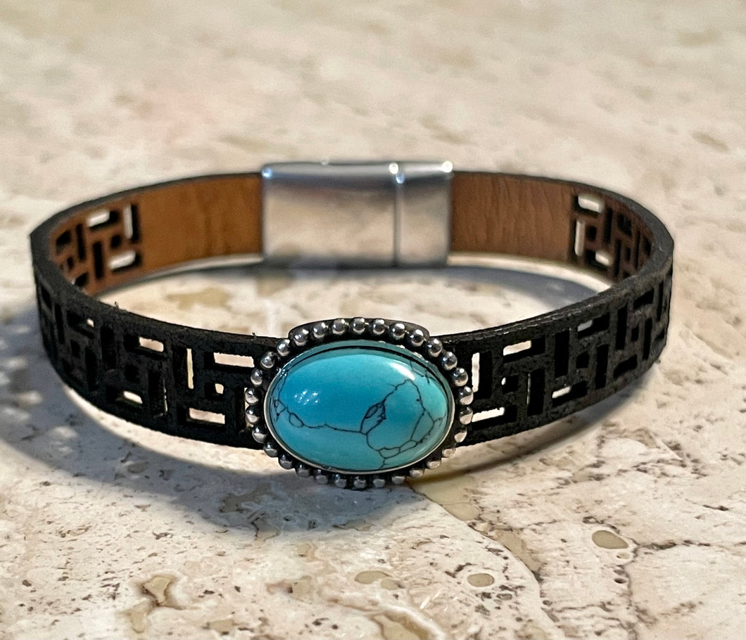 Woman's leather, turquoise and silver plate Bracelet